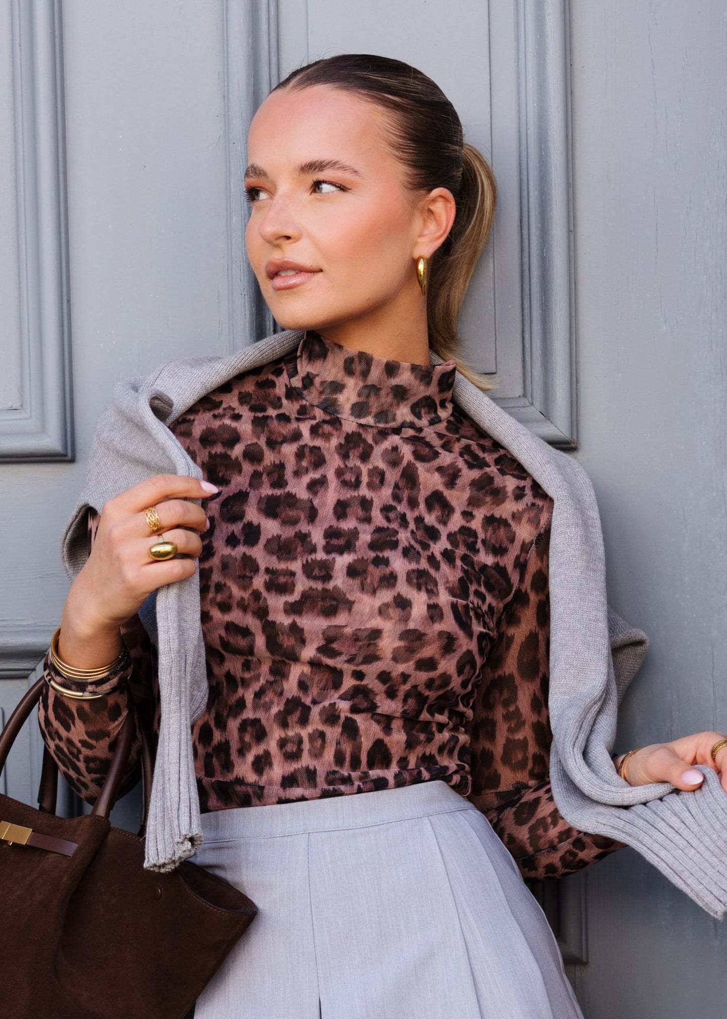 Mesh Langarmshirt mit Leo-Print - braun
